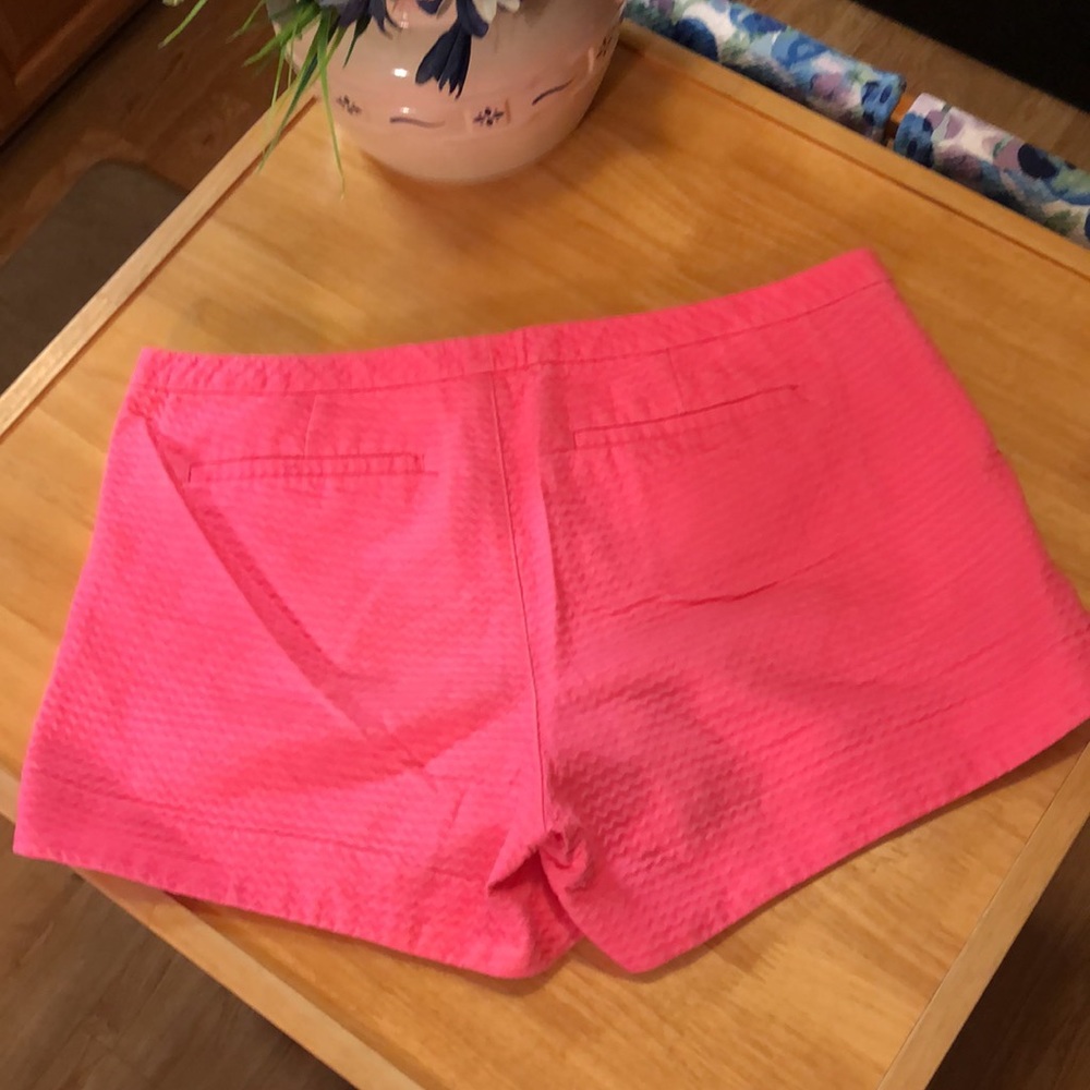 LILLY PULITZER GENTLY WORN (TWICE AND WASHED ONCE) SIZE 6 PINK SHORTS ~ EUC!🌸